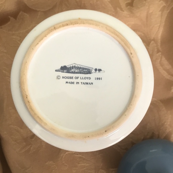 Vintage Canisters - Picture 6 of 8